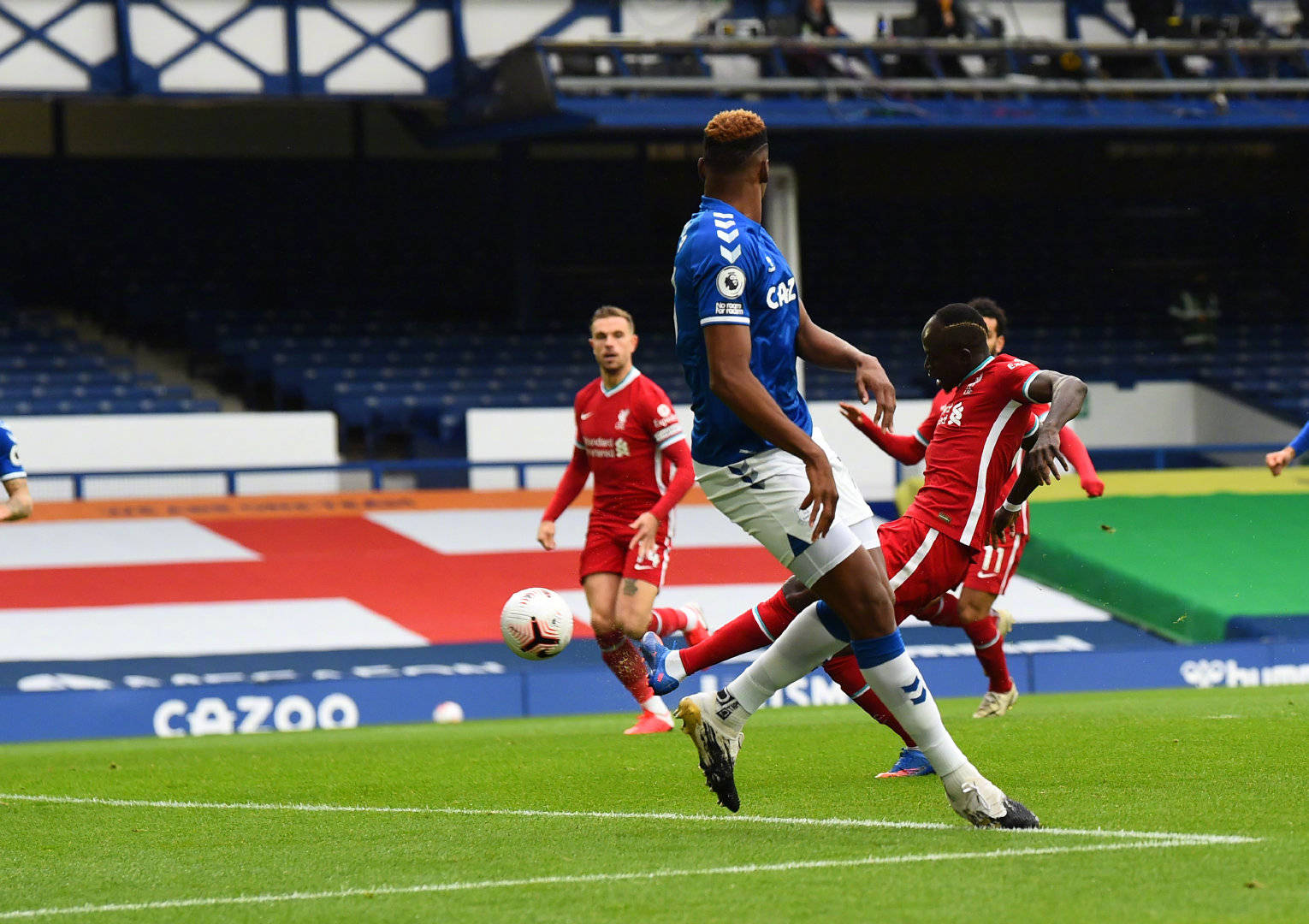 还是高空球 还是高空球